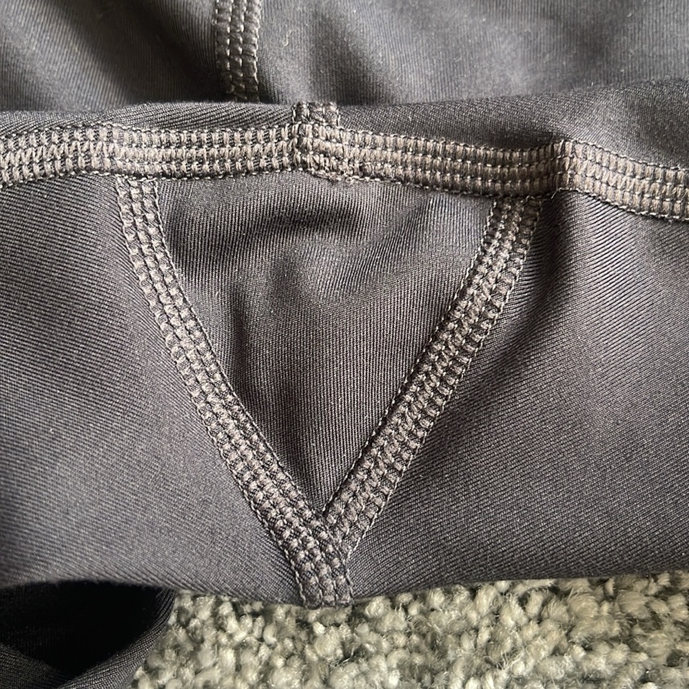 Compressive High-Rise Legging Recycled Plastic - Picture 8 of 10